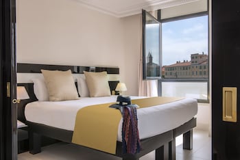 Deluxe Room, Terrace, Garden View