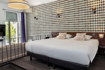 Junior Suite, 1 King Bed, Terrace, Garden View (Twin bed on request)