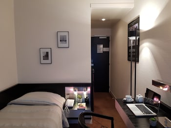 1-Economy single bed