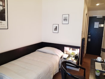 1-Economy single bed