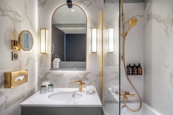 Room, Connecting Rooms