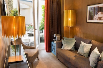Suite, Balcony