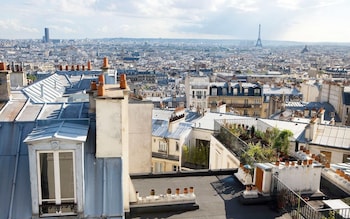 Double Superior room with Balcony & Eiffel Tower View