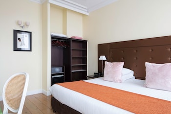 Superior Double Room - Complimentary soft minibar,courtesy tray, Chromecast and digital press