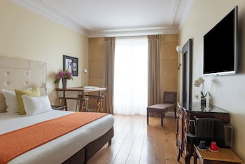 Family Room ( 2 Rooms) - Complimentary soft minibar,courtesy tray,Chromecast and digital press
