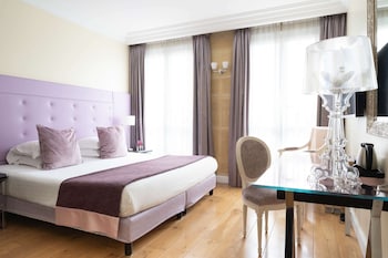 Superior Double Room - Complimentary soft minibar,courtesy tray, Chromecast and digital press