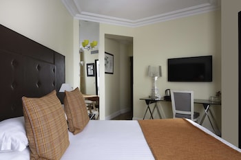 Double Room - Complimentary soft minibar,courtesy tray, Chromecast and digital press