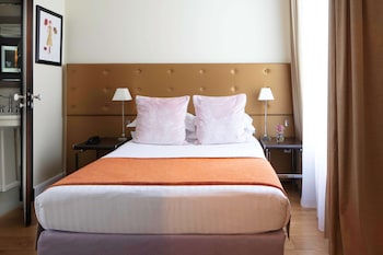 Single Room - Complimentary soft minibar,courtesy tray, Chromecast and digital press