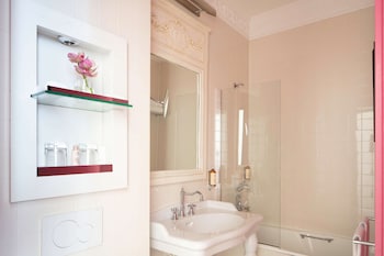 Superior Double Room - Complimentary soft minibar,courtesy tray, Chromecast and digital press