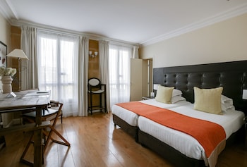 Family Privilege Room ( 2 Rooms) - Complimentary soft minibar,courtesy tray,Chromecast,digital press