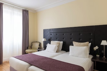 Family Room ( 2 Rooms) - Complimentary soft minibar,courtesy tray,Chromecast and digital press