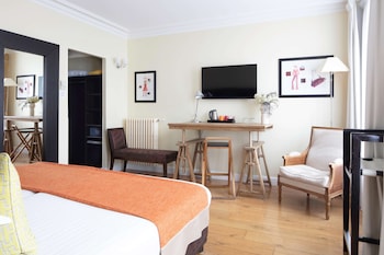 Superior Twin Room - Complimentary soft minibar,courtesy tray, Chromecast and digital press