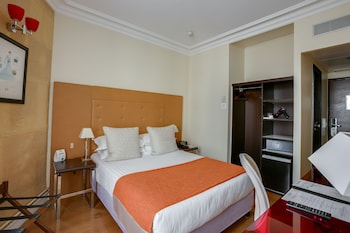 Family Privilege Room ( 2 Rooms) - Complimentary soft minibar,courtesy tray,Chromecast,digital press