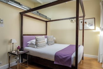 Double Room - Complimentary soft minibar,courtesy tray, Chromecast and digital press
