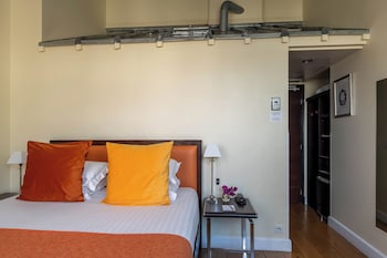 Double Room - Complimentary soft minibar,courtesy tray, Chromecast and digital press