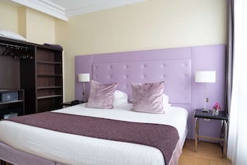 Superior Double Room - Complimentary soft minibar,courtesy tray, Chromecast and digital press