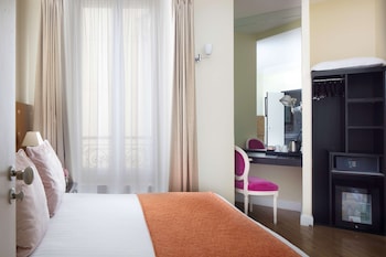 Single Room - Complimentary soft minibar,courtesy tray, Chromecast and digital press