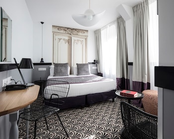 Superior Double Room - Complimentary soft minibar,courtesy tray, Chromecast and digital press
