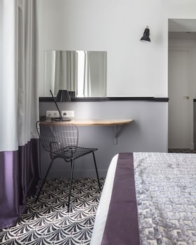 Superior Twin Room - Complimentary soft minibar,courtesy tray, Chromecast and digital press