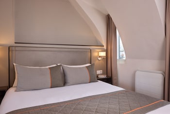 Junior Suite, Eiffel tower view