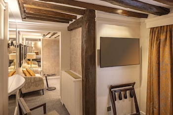 Deluxe Room, 2 Twin Beds (Larger Room)