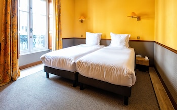 2 Connecting Rooms - 1 Double Room and 1 Twin Room