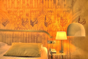 Double Room (Cosy - with attic or courtyard view)