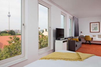 Suite (Art - XL Sofa Bed)