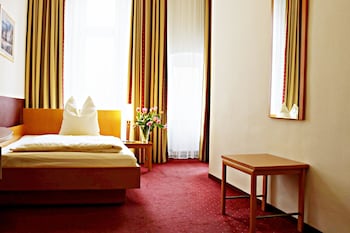 Superior Single Room, 1 Queen Bed