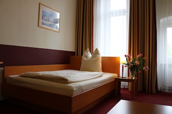 Superior Single Room, 1 Queen Bed