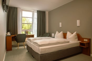 Standard Double Room (SensBase)