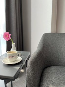 Standard Double Room (SensBase)