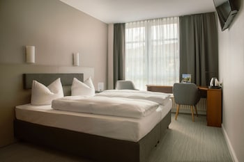 Standard Double Room (SensBase)
