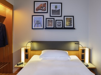 Privilege, Single Room, 1 Twin Bed