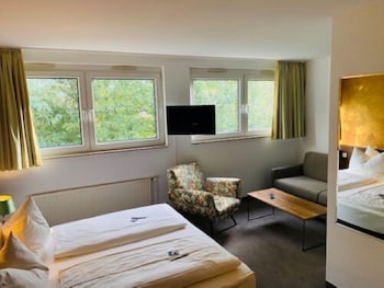 Business Studio Suite, 1 King Bed with Sofa bed