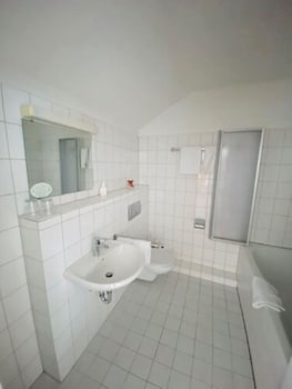 Business Studio Suite, 1 King Bed with Sofa bed