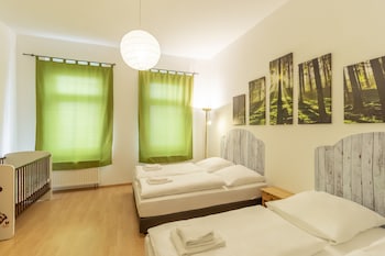 Design Apartment, 3 Bedrooms, Non Smoking, Courtyard View