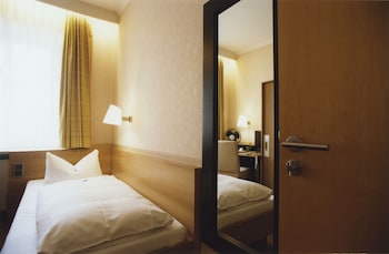 Standard Single Room with AIR CONDITIONER