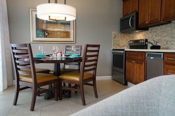Suite, 1 Bedroom (Villas on The Green)