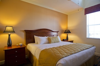 1 Bedroom 1 King Suite