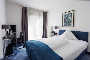 Superior Single Room, Courtyard View