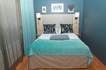 Twin Room (Compact)