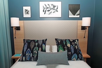 Twin Room (Compact)