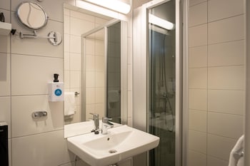 Single Room (Compact)