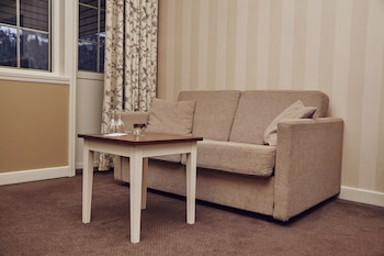 Family Room (Standard)