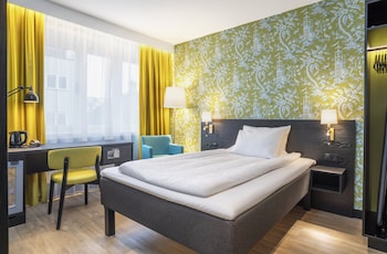 Standard Room, 1 Queen Bed, Non Smoking