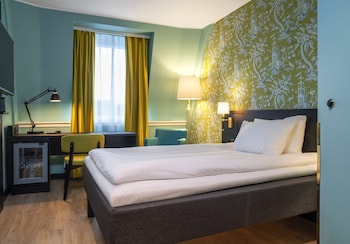 Standard Room, 1 Queen Bed, Non Smoking
