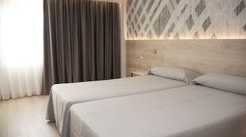 Double Room (1 adult + 1 child)
