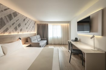 Family Room (2 adults + 2 children)