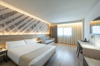 Family Room (2 adults + 2 children)